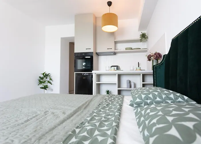 Emerald * Bucureşti